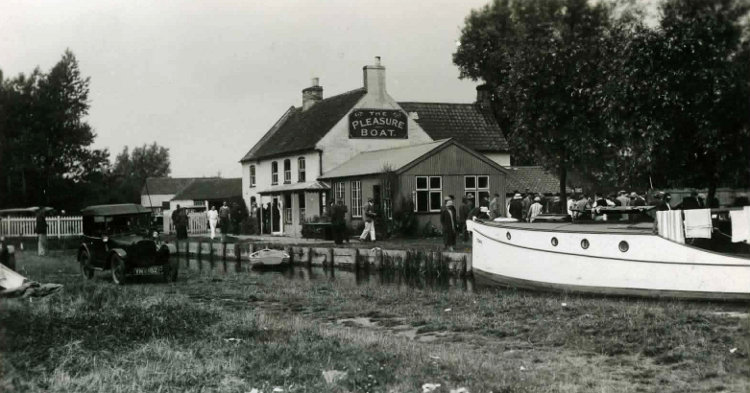 The Pleasure Boat Inn and Dyke