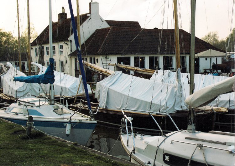 Busy Moorings when the Hunter's fleet arrives!